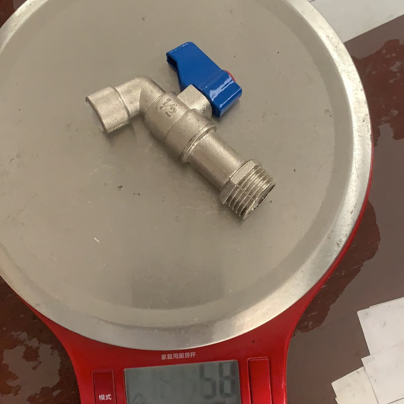Thailand warm verkopen messing lichaam met zink handvat goedkope prijs messing bibcock merk kraan